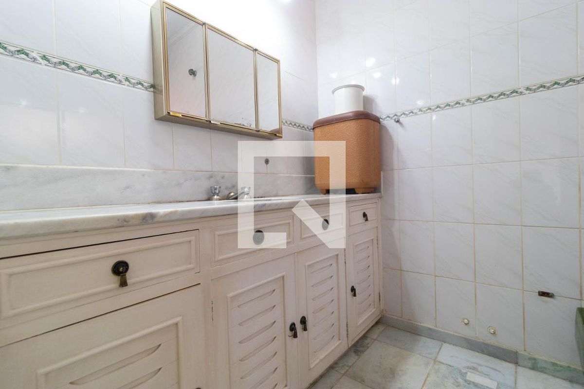 Casa à Venda - Jardim Flamboyant, 3 Quartos,  430 m2 em , Campinas - sp | SoloBR