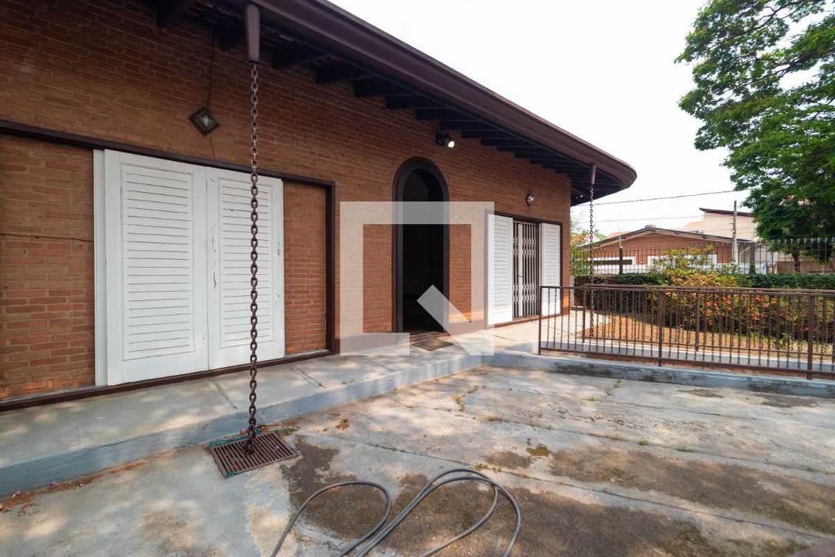 Casa à Venda - Jardim Flamboyant, 3 Quartos,  430 m2 em , Campinas - sp | SoloBR