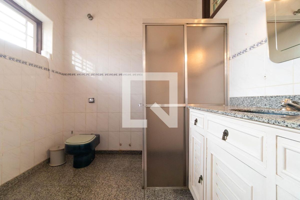 Casa à Venda - Jardim Flamboyant, 3 Quartos,  430 m2 em , Campinas - sp | SoloBR