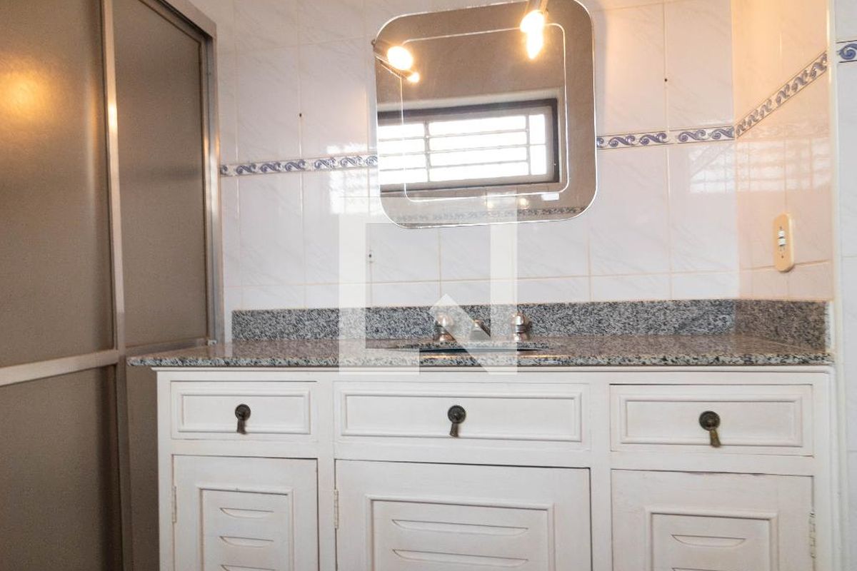 Casa à Venda - Jardim Flamboyant, 3 Quartos,  430 m2 em , Campinas - sp | SoloBR