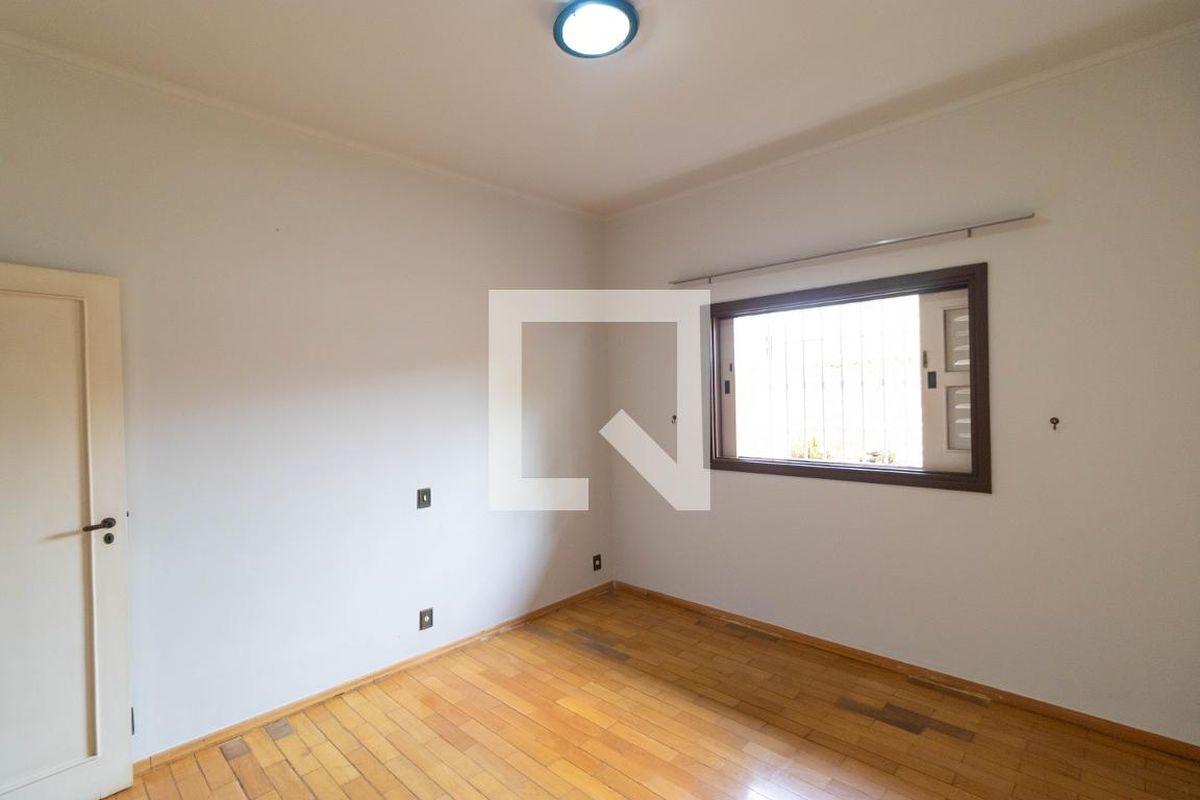 Casa à Venda - Jardim Flamboyant, 3 Quartos,  430 m2 em , Campinas - sp | SoloBR