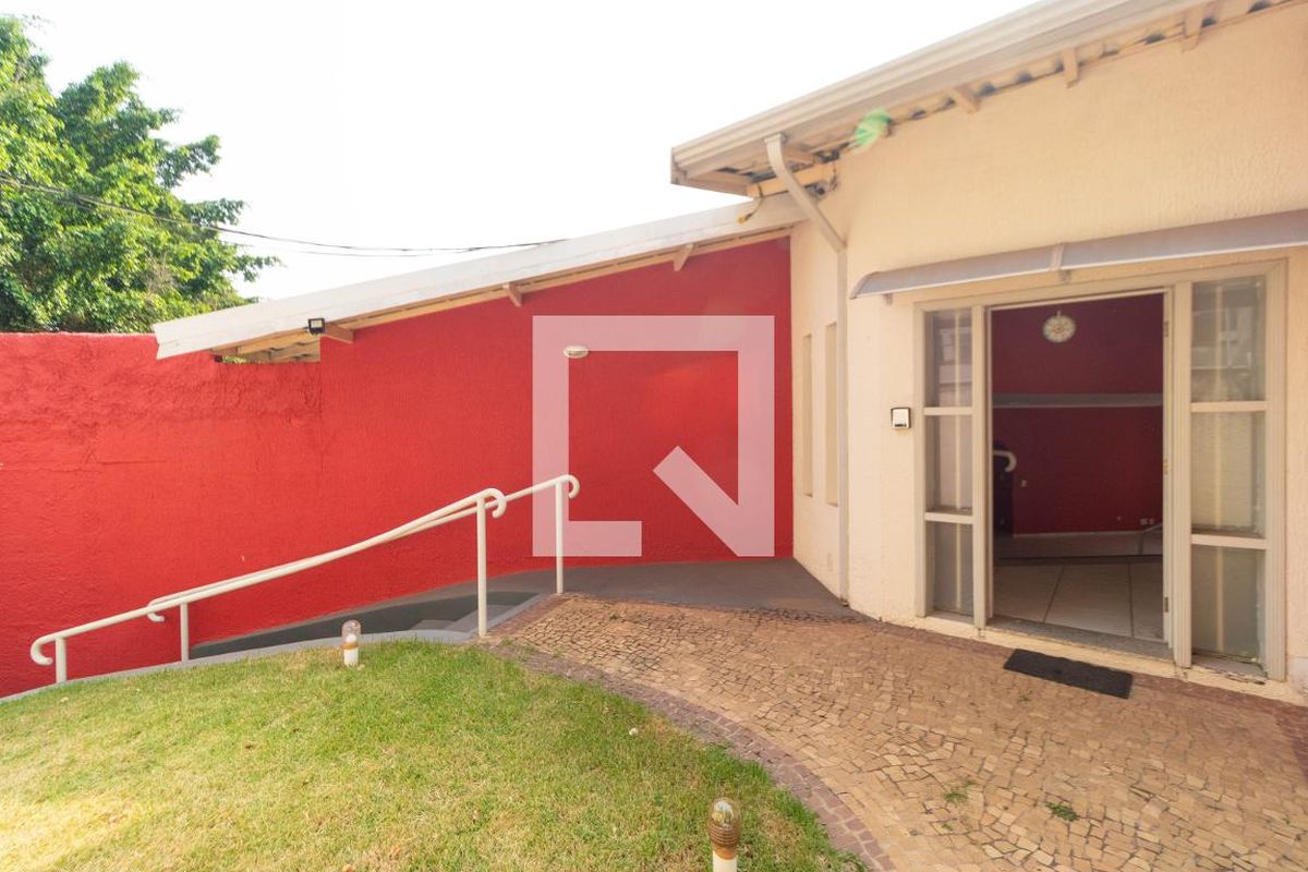 Casa à Venda - Jardim Planalto, 4 Quartos,  295 m2 em , Campinas - sp | SoloBR