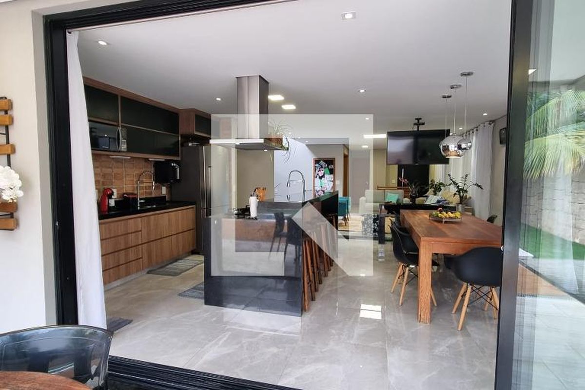 Casa à Venda - Swiss Park, 3 Quartos,  376 m2 em , Campinas - sp | SoloBR