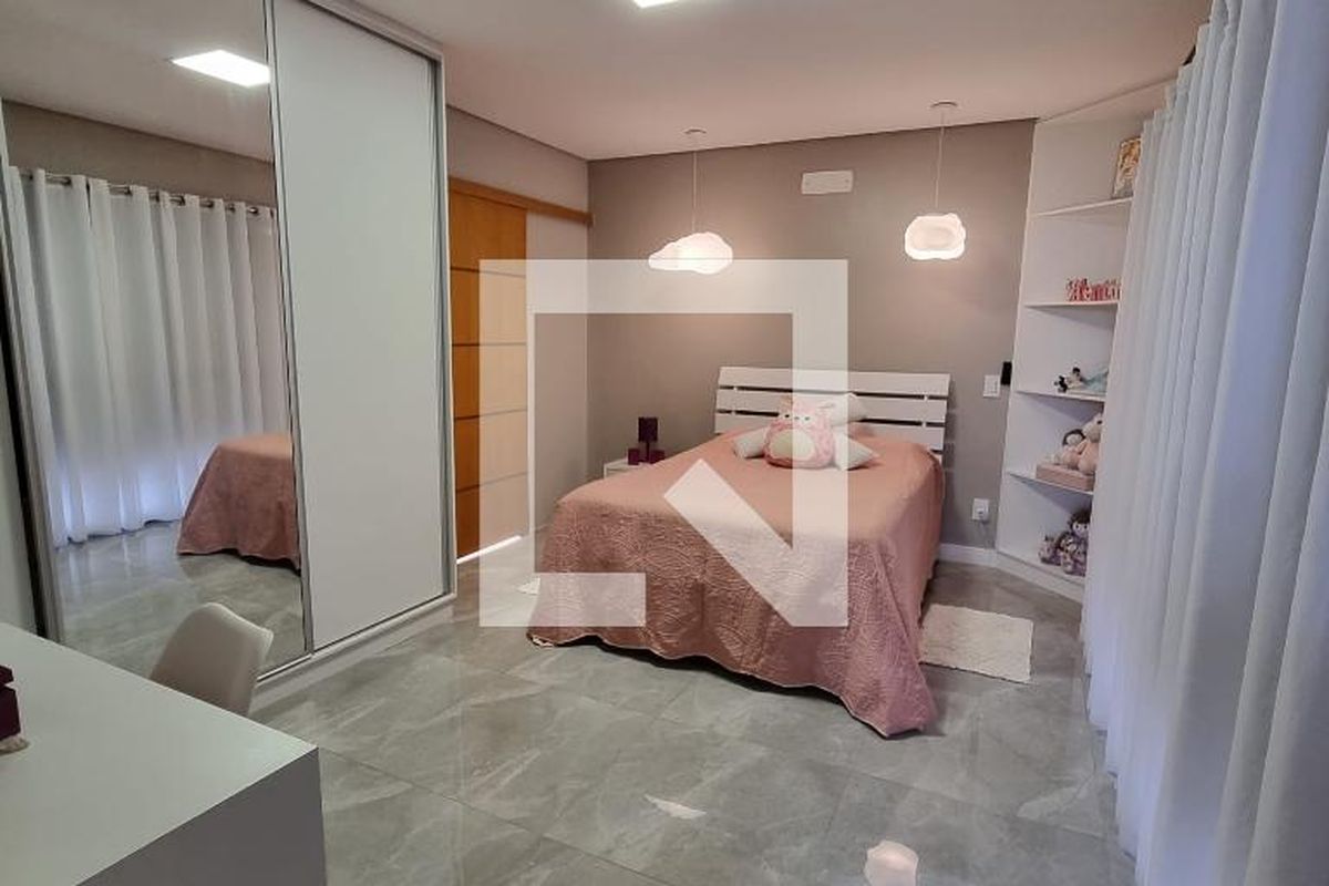 Casa à Venda - Swiss Park, 3 Quartos,  376 m2 em , Campinas - sp | SoloBR