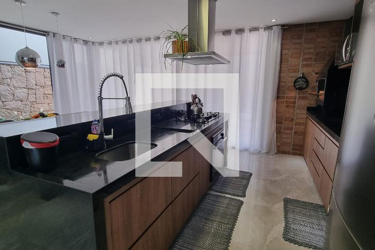 Casa à Venda - Swiss Park, 3 Quartos,  376 m2 em , Campinas - sp | SoloBR
