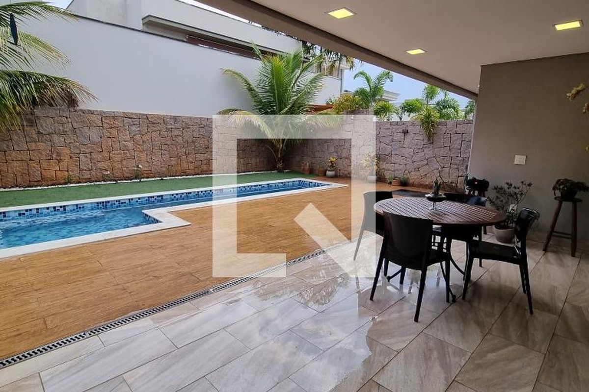 Casa à Venda - Swiss Park, 3 Quartos,  376 m2 em , Campinas - sp | SoloBR