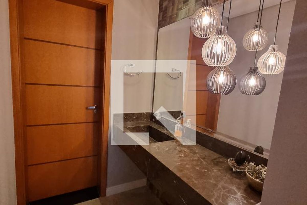Casa à Venda - Swiss Park, 3 Quartos,  376 m2 em , Campinas - sp | SoloBR