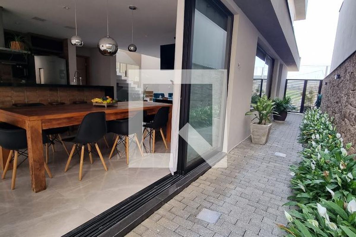 Casa à Venda - Swiss Park, 3 Quartos,  376 m2 em , Campinas - sp | SoloBR