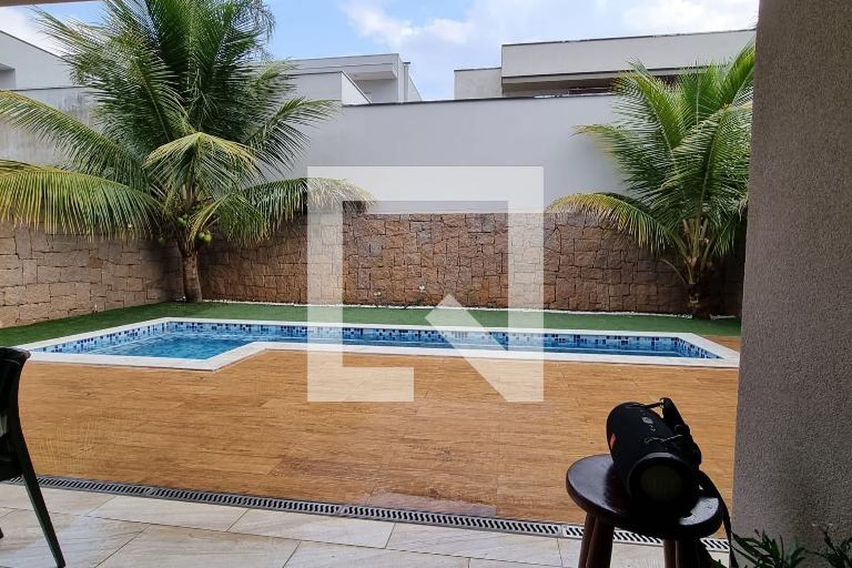 Casa à Venda - Swiss Park, 3 Quartos,  376 m2 em , Campinas - sp | SoloBR