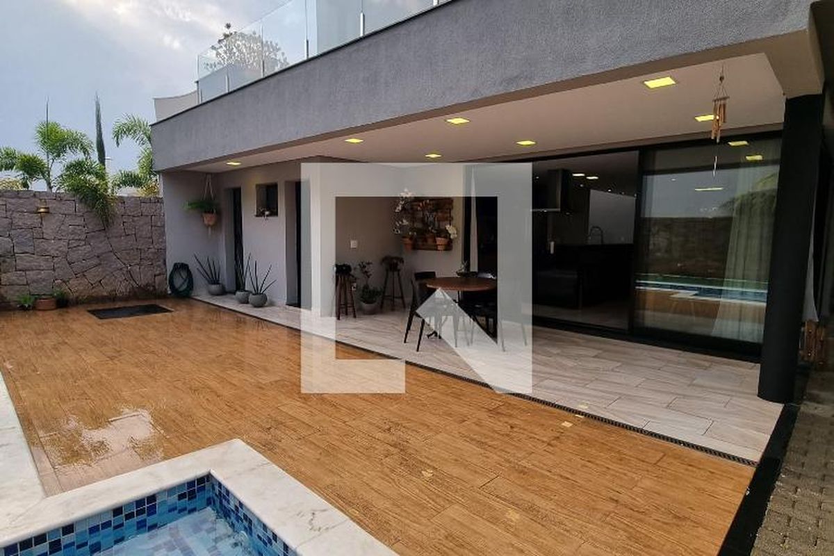 Casa à Venda - Swiss Park, 3 Quartos,  376 m2 em , Campinas - sp | SoloBR