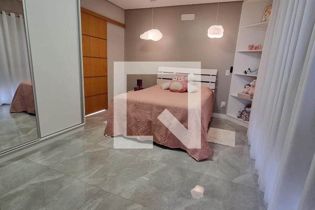 Casa à Venda - Swiss Park, 3 Quartos,  376 m2 em , Campinas - sp | SoloBR