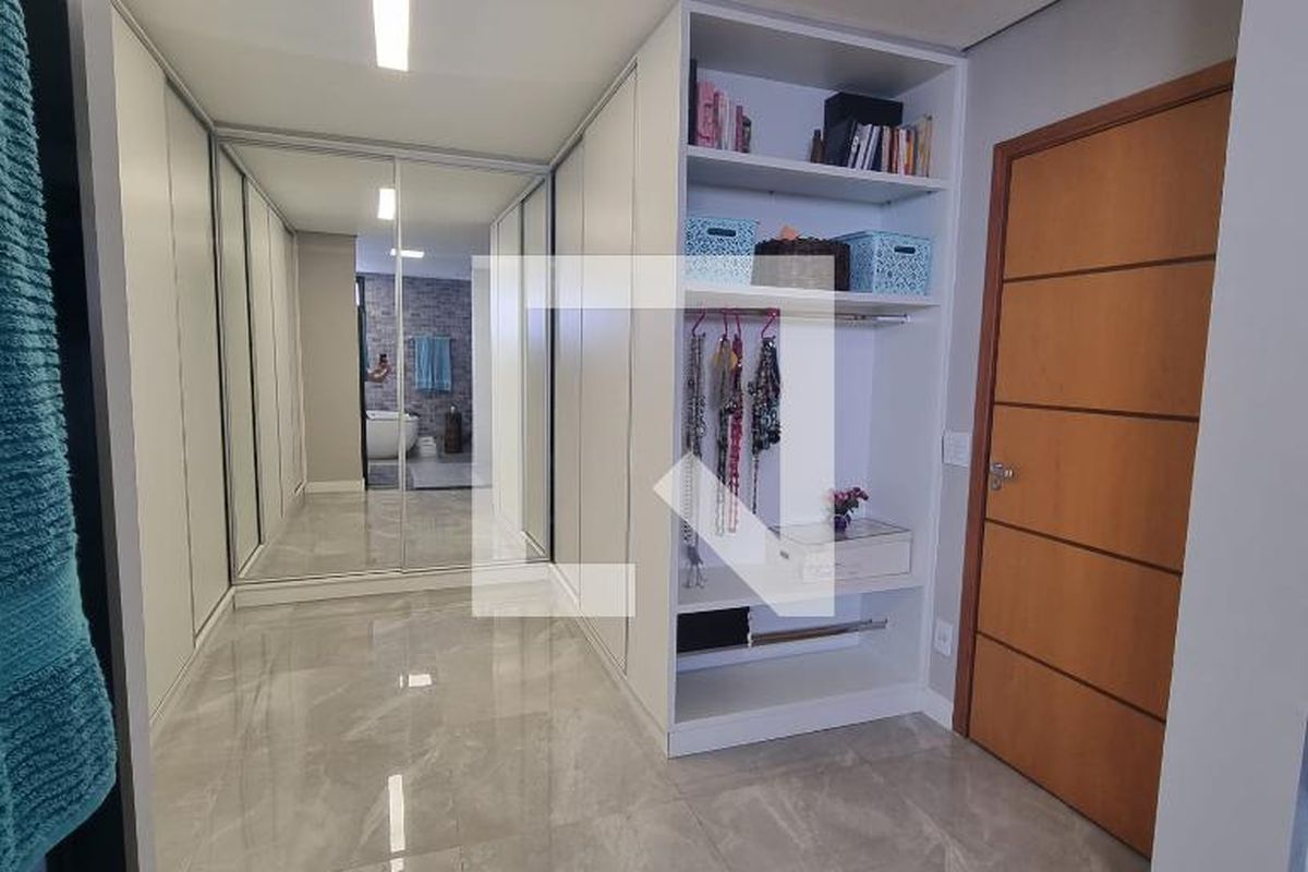 Casa à Venda - Swiss Park, 3 Quartos,  376 m2 em , Campinas - sp | SoloBR