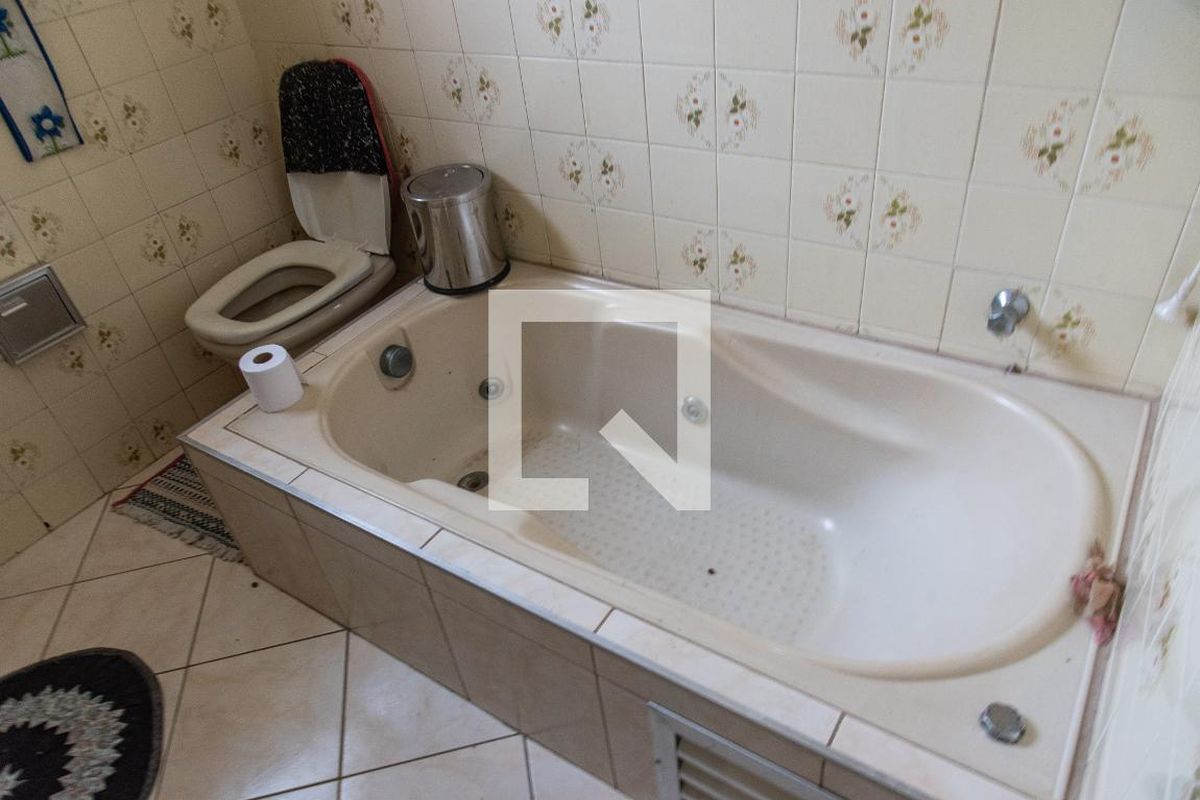 Casa, 3 quartos, 236 m² - Foto 54