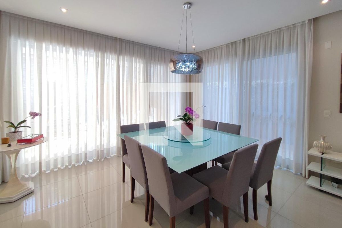 Casa à Venda - Swiss Park, 4 Quartos,  360 m2 em , Campinas - sp | SoloBR