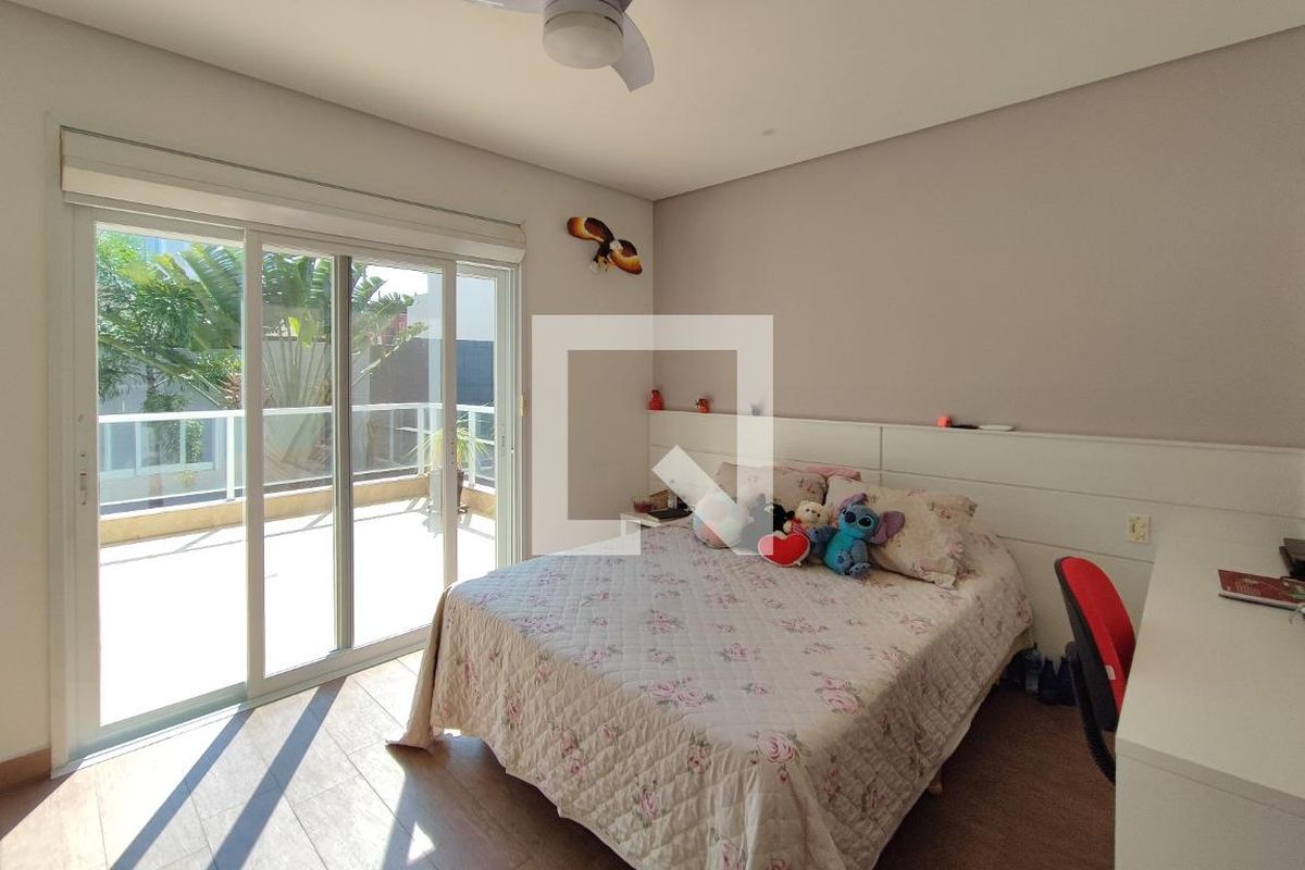 Casa à Venda - Swiss Park, 4 Quartos,  360 m2 em , Campinas - sp | SoloBR