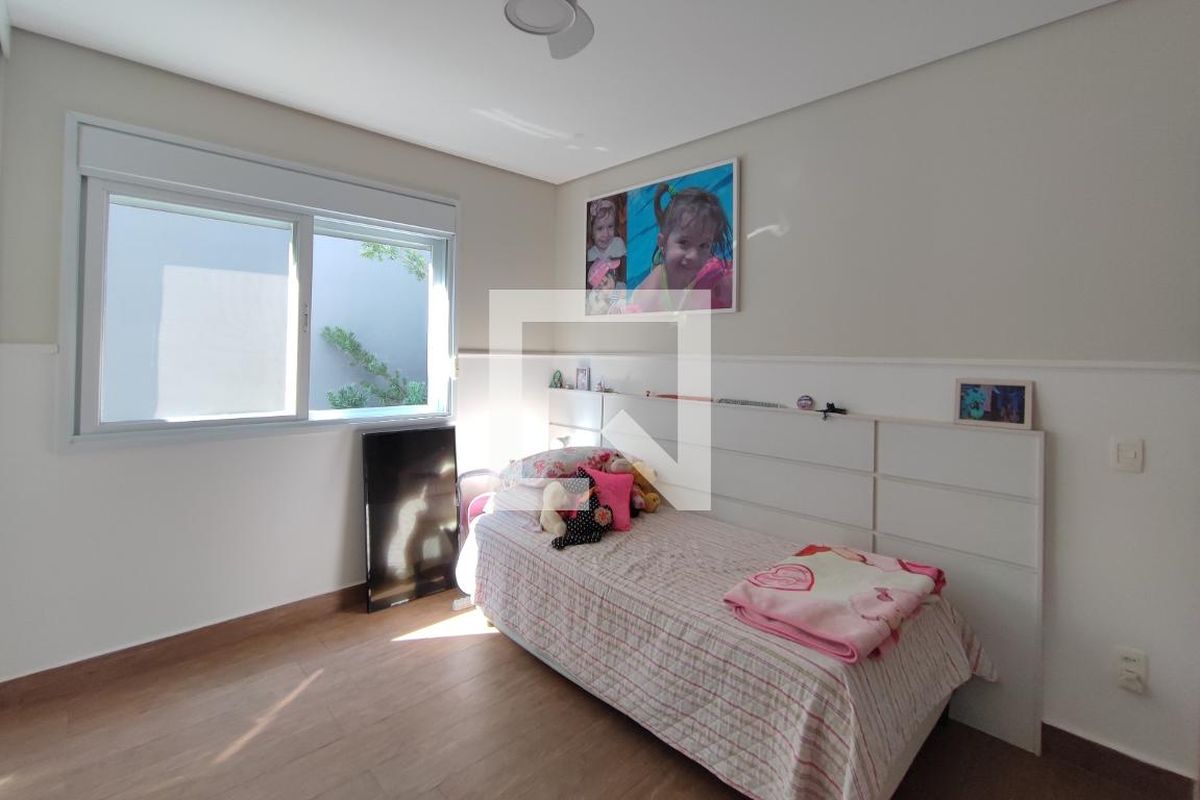 Casa à Venda - Swiss Park, 4 Quartos,  360 m2 em , Campinas - sp | SoloBR