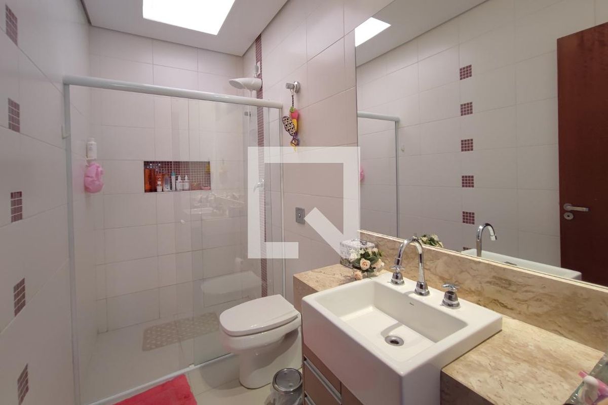 Casa à Venda - Swiss Park, 4 Quartos,  360 m2 em , Campinas - sp | SoloBR