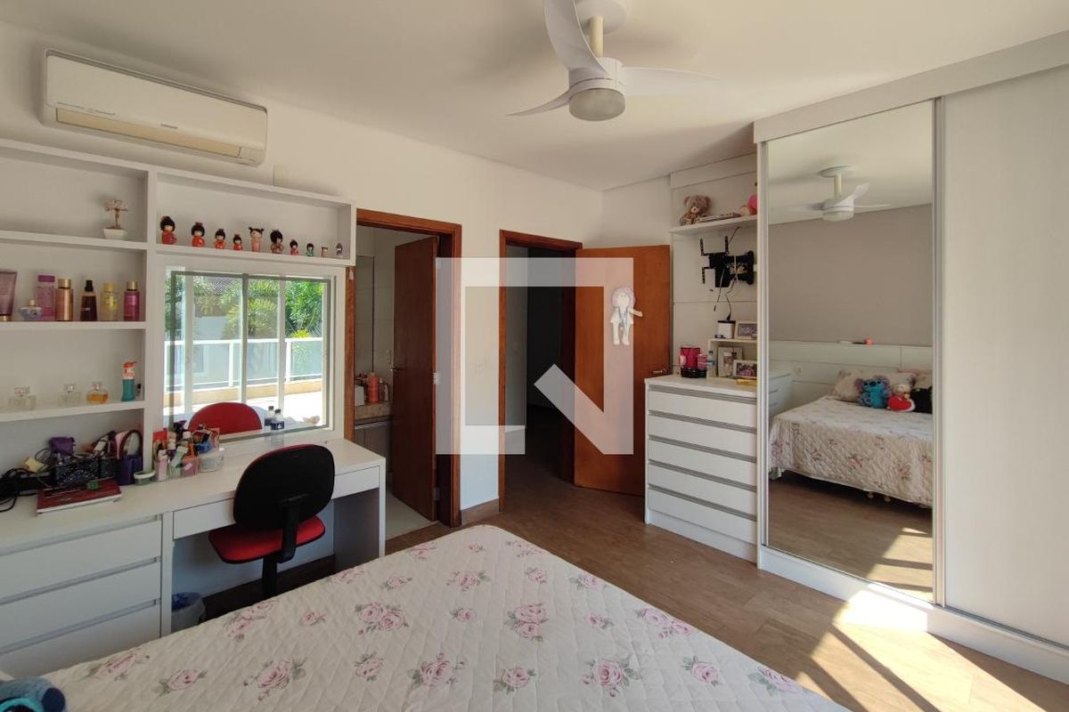 Casa à Venda - Swiss Park, 4 Quartos,  360 m2 em , Campinas - sp | SoloBR