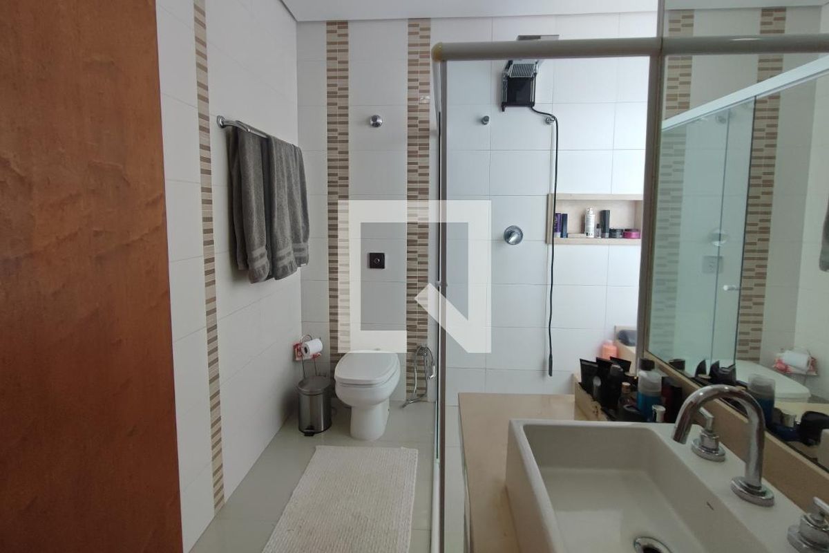Casa à Venda - Swiss Park, 4 Quartos,  360 m2 em , Campinas - sp | SoloBR