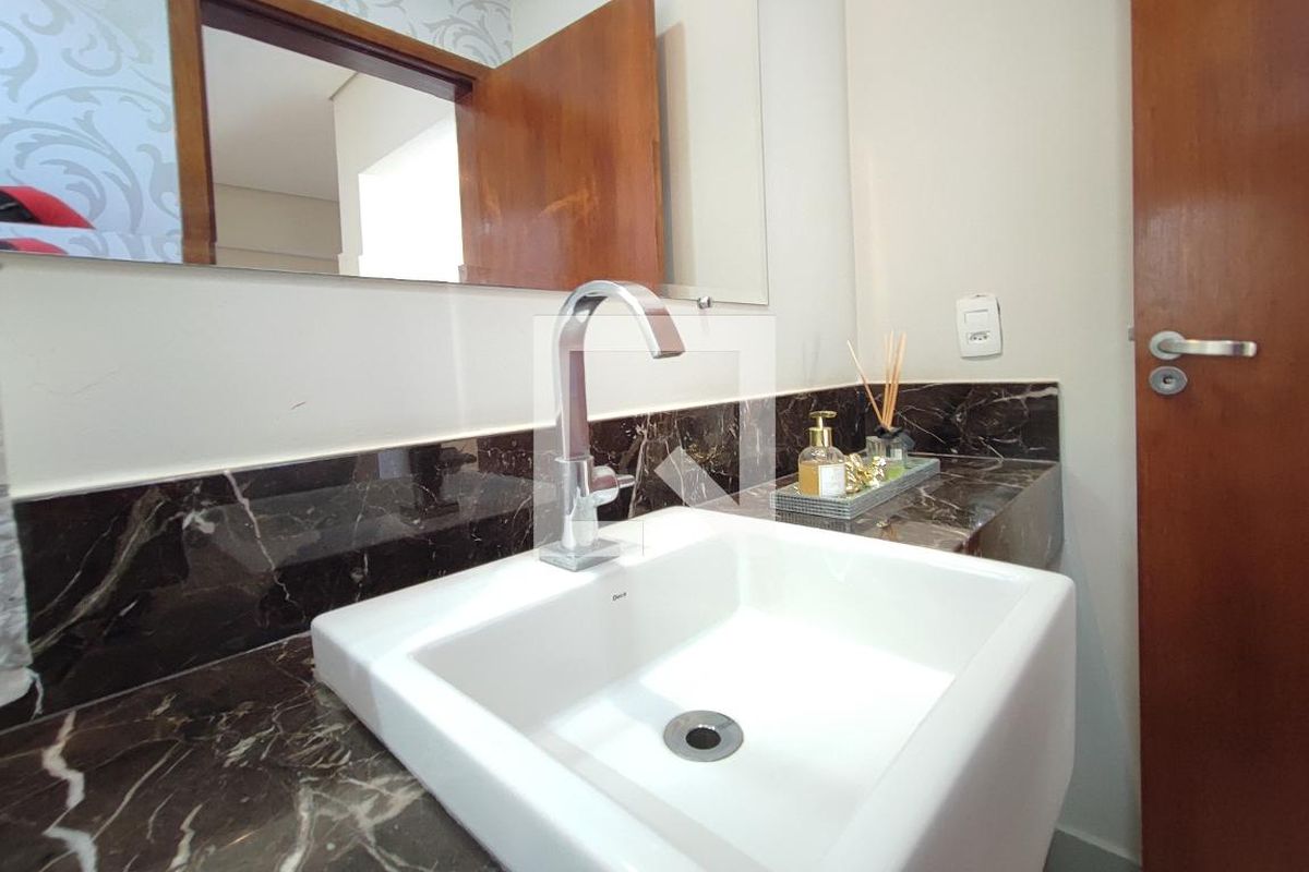 Casa à Venda - Swiss Park, 4 Quartos,  360 m2 em , Campinas - sp | SoloBR
