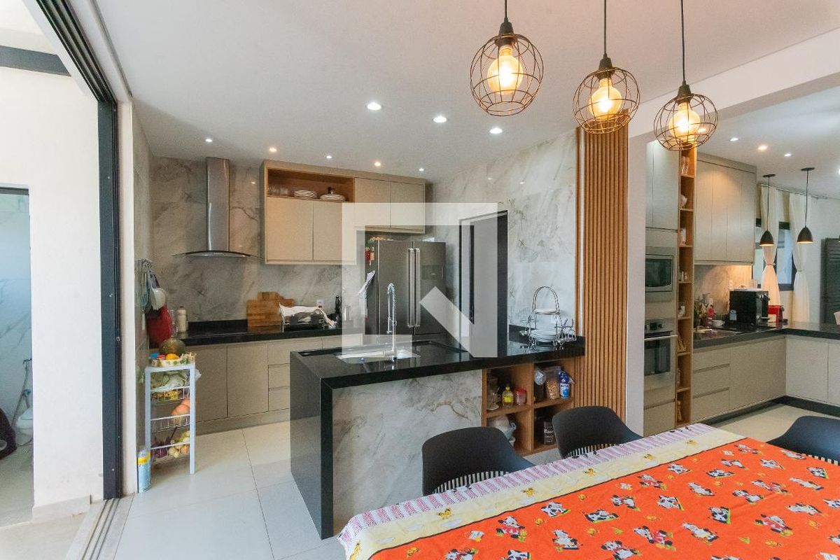 Casa à Venda - Swiss Park, 5 Quartos,  330 m2 em , Campinas - sp | SoloBR
