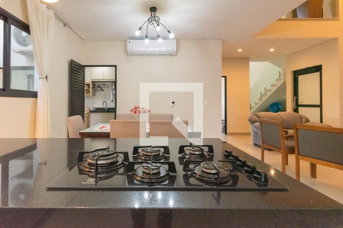 Casa à Venda - Swiss Park, 5 Quartos,  330 m2 em , Campinas - sp | SoloBR