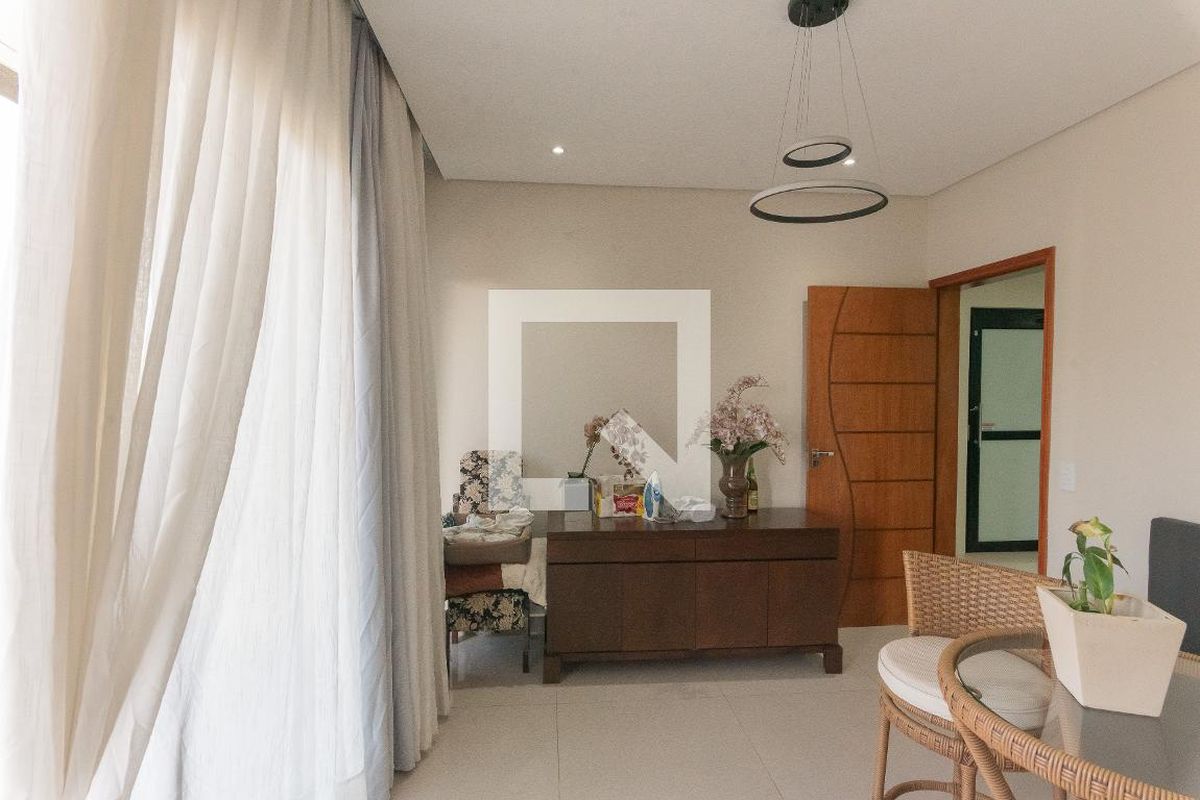 Casa à Venda - Swiss Park, 5 Quartos,  330 m2 em , Campinas - sp | SoloBR
