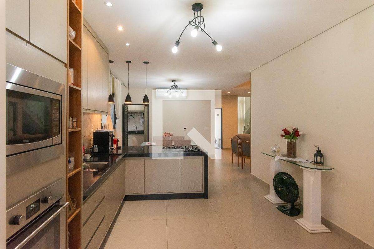 Casa à Venda - Swiss Park, 5 Quartos,  330 m2 em , Campinas - sp | SoloBR