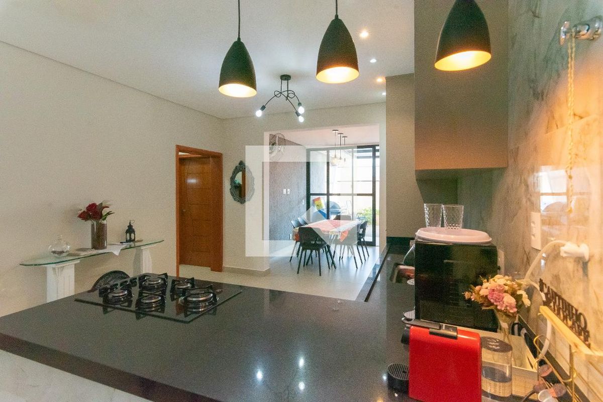 Casa à Venda - Swiss Park, 5 Quartos,  330 m2 em , Campinas - sp | SoloBR