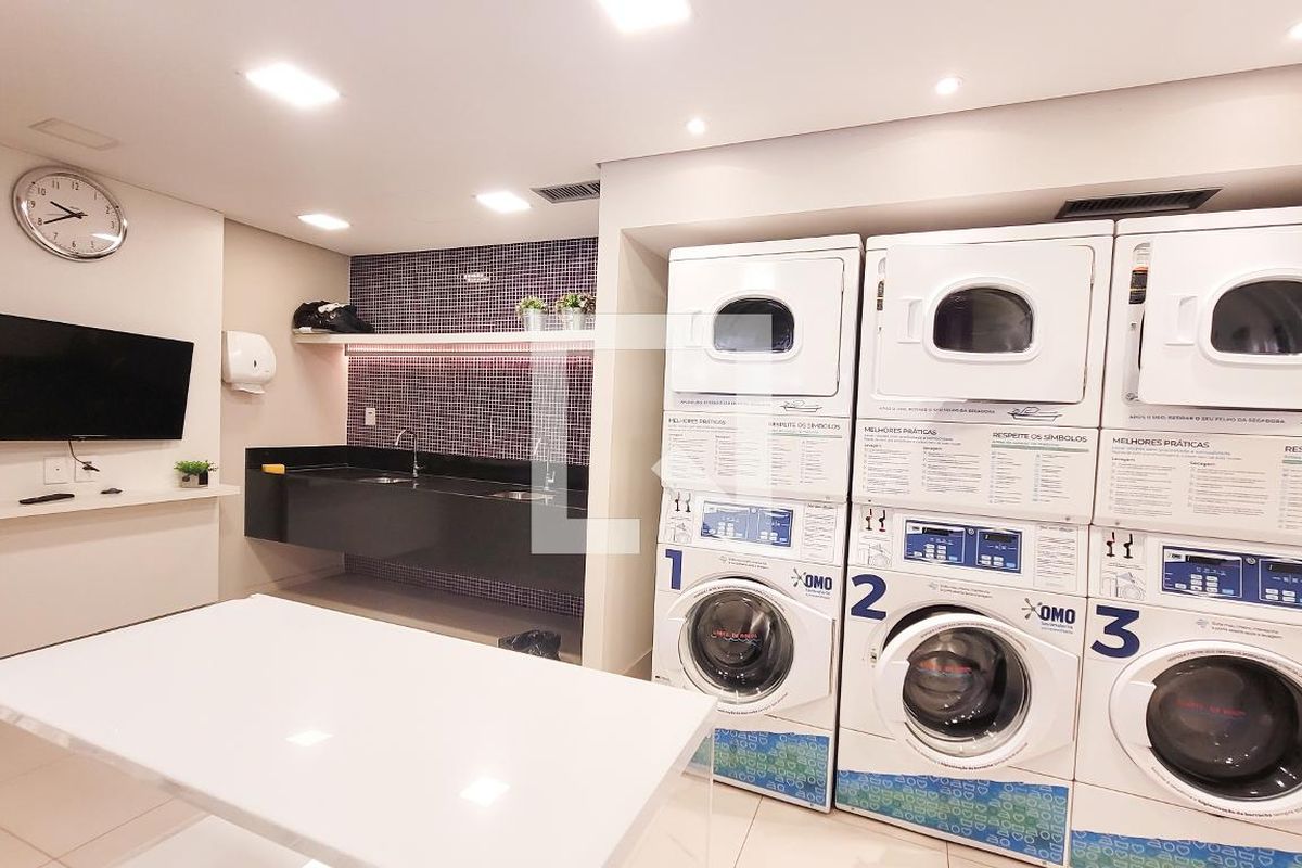 Apartamento à Venda - Bosque, 1 Quarto,  52 m2 em , Campinas - sp | SoloBR