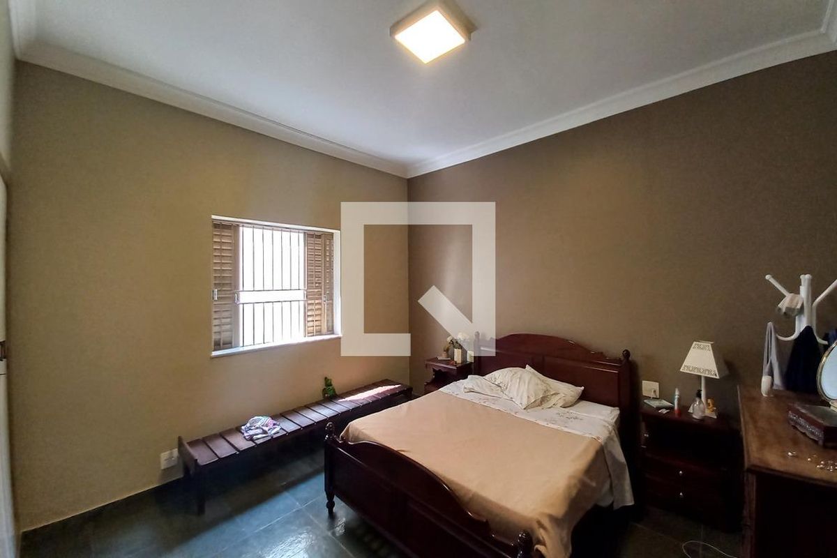 Casa à Venda - Guanabara, 4 Quartos,  493 m2 em , Campinas - sp | SoloBR