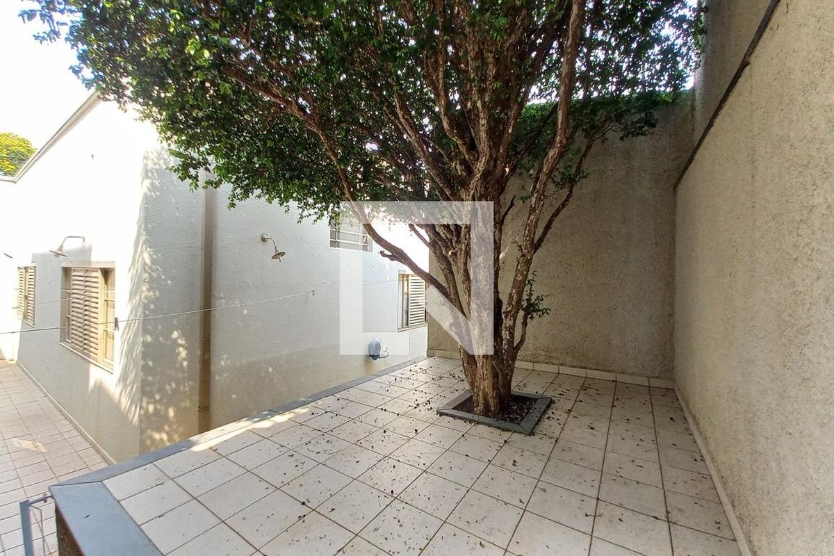 Casa à Venda - Guanabara, 4 Quartos,  493 m2 em , Campinas - sp | SoloBR