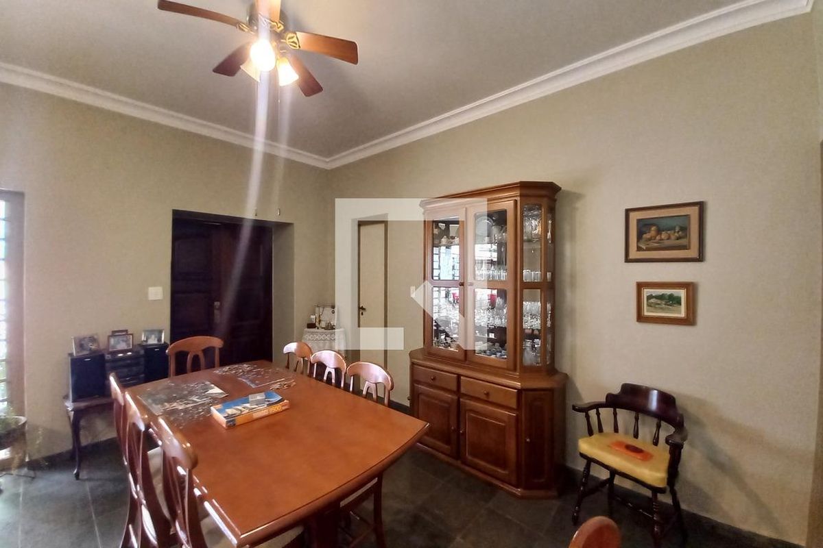 Casa à Venda - Guanabara, 4 Quartos,  493 m2 em , Campinas - sp | SoloBR