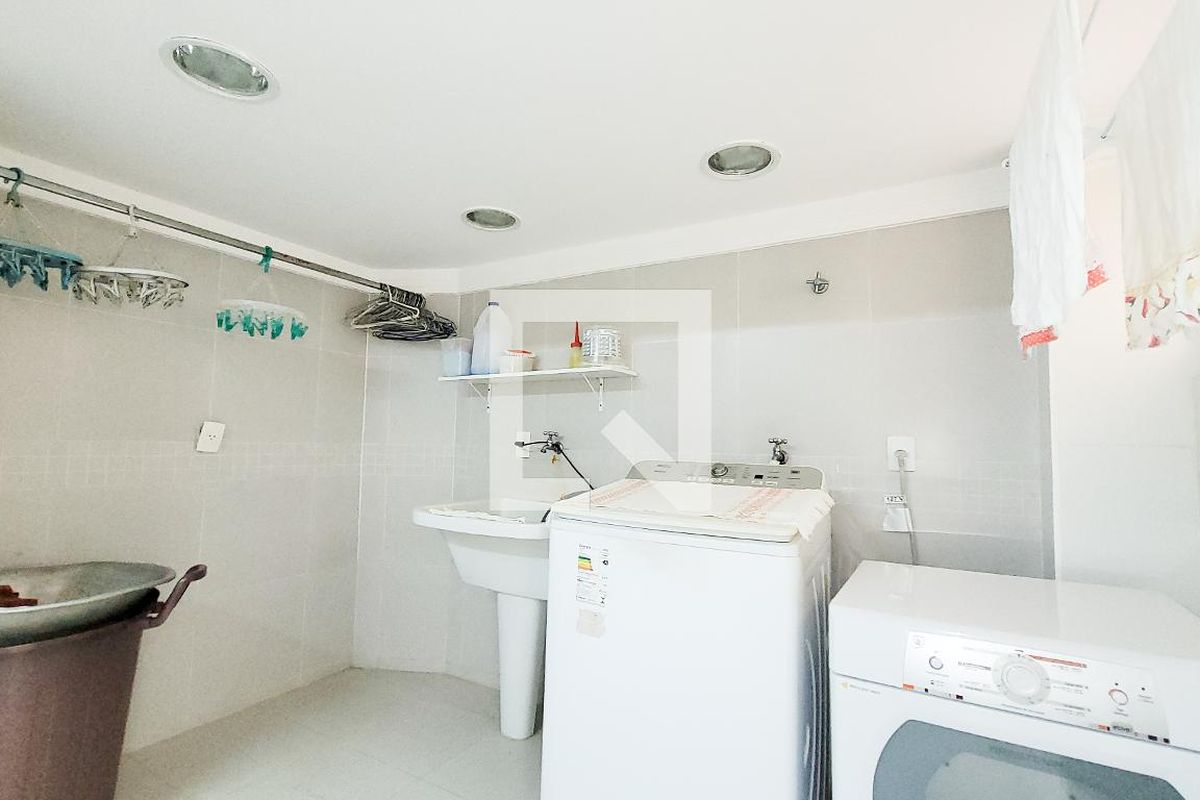 Casa à Venda - Vila Brandina, 4 Quartos,  492 m2 em , Campinas - sp | SoloBR