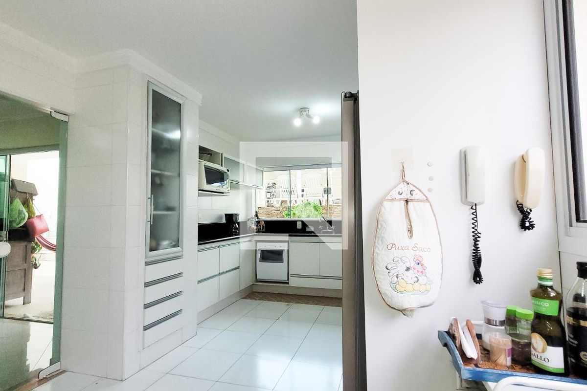 Casa à Venda - Vila Brandina, 4 Quartos,  492 m2 em , Campinas - sp | SoloBR