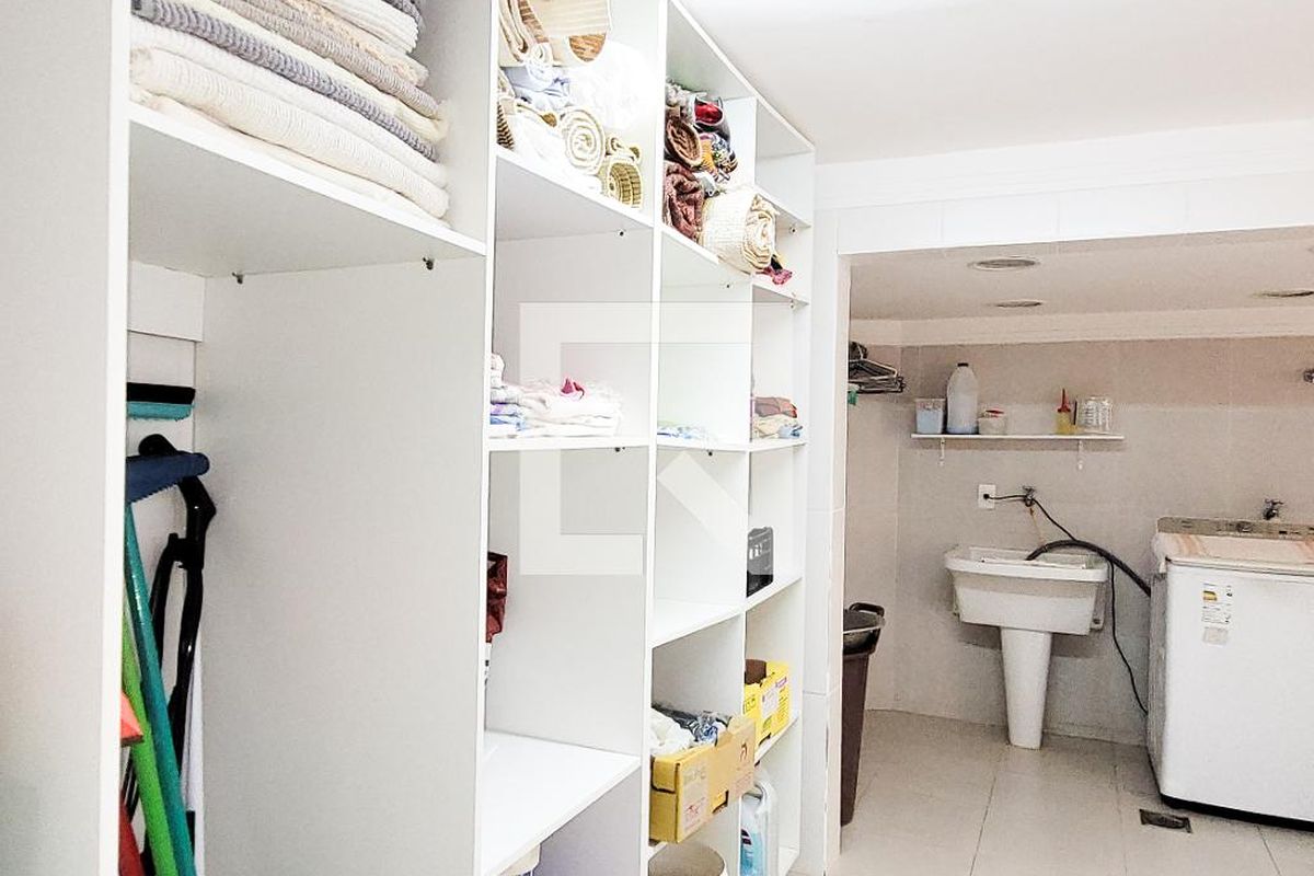Casa à Venda - Vila Brandina, 4 Quartos,  492 m2 em , Campinas - sp | SoloBR