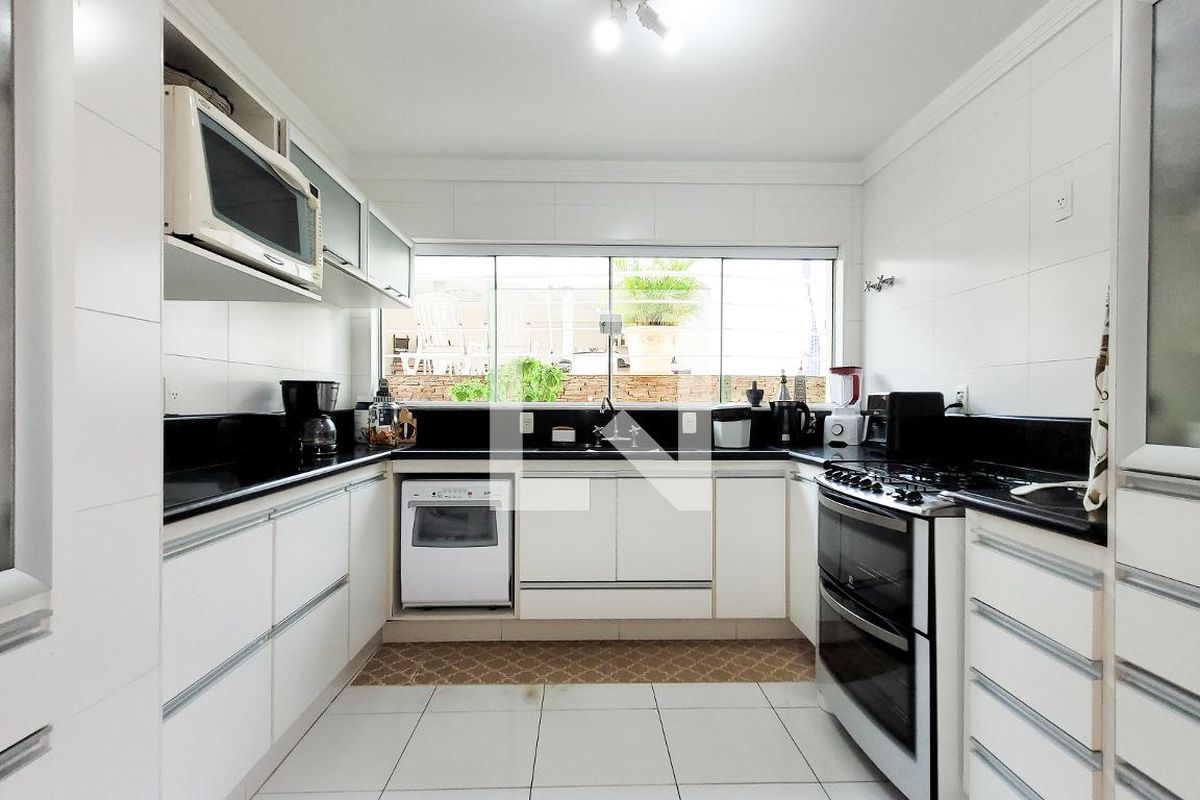 Casa à Venda - Vila Brandina, 4 Quartos,  492 m2 em , Campinas - sp | SoloBR
