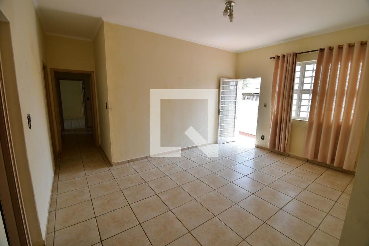 Casa à Venda - Taquaral, 3 Quartos,  395 m2 em , Campinas - sp | SoloBR