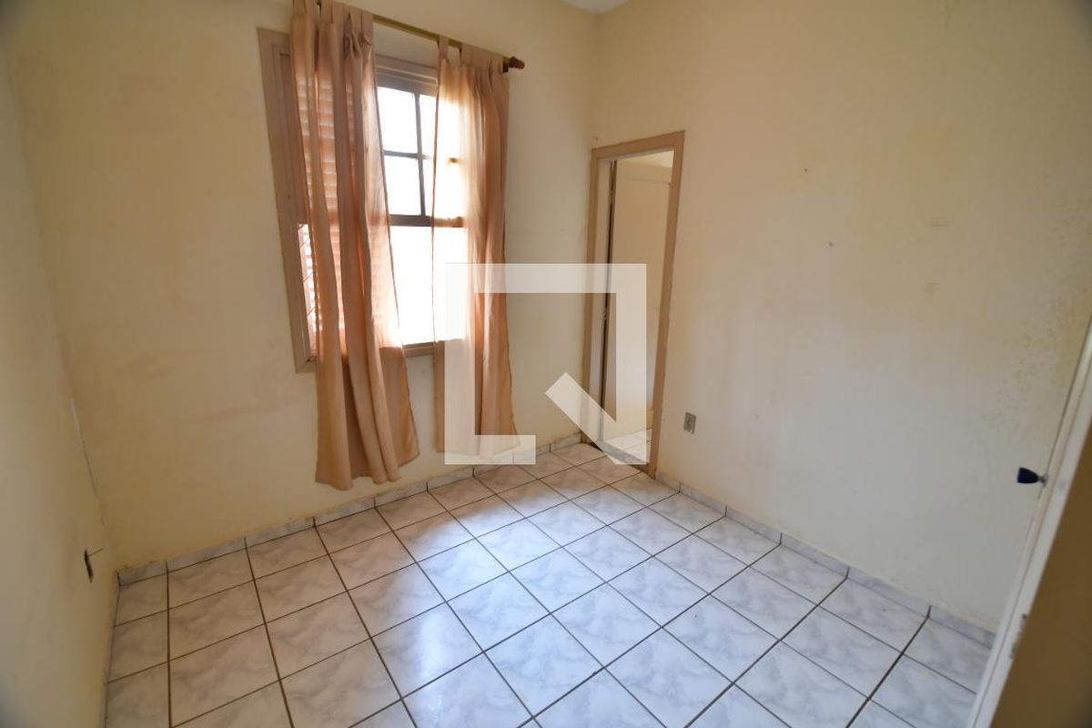 Casa à Venda - Taquaral, 3 Quartos,  395 m2 em , Campinas - sp | SoloBR
