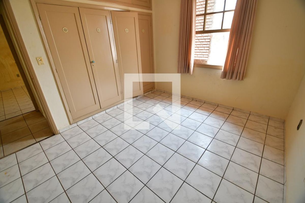 Casa à Venda - Taquaral, 3 Quartos,  395 m2 em , Campinas - sp | SoloBR