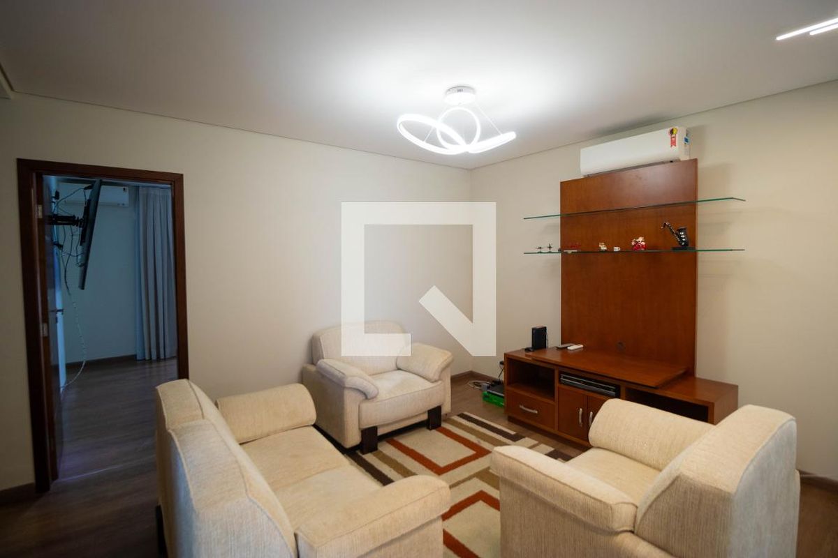 Casa à Venda - Swiss Park, 3 Quartos,  215 m2 em , Campinas - sp | SoloBR
