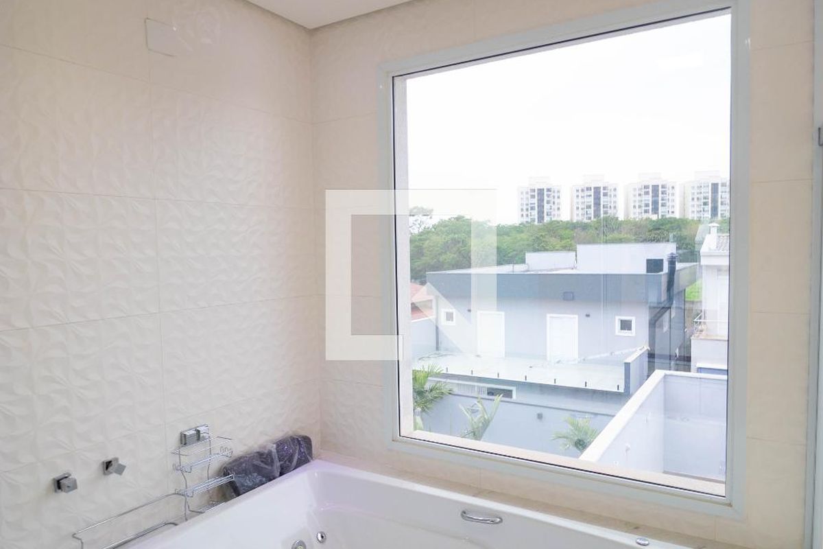 Casa à Venda - Swiss Park, 3 Quartos,  215 m2 em , Campinas - sp | SoloBR