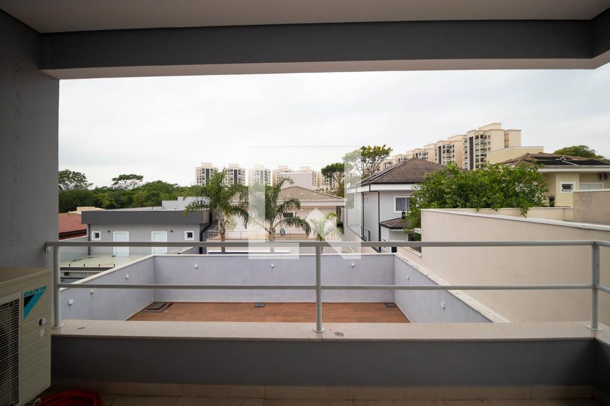 Casa à Venda - Swiss Park, 3 Quartos,  215 m2 em , Campinas - sp | SoloBR