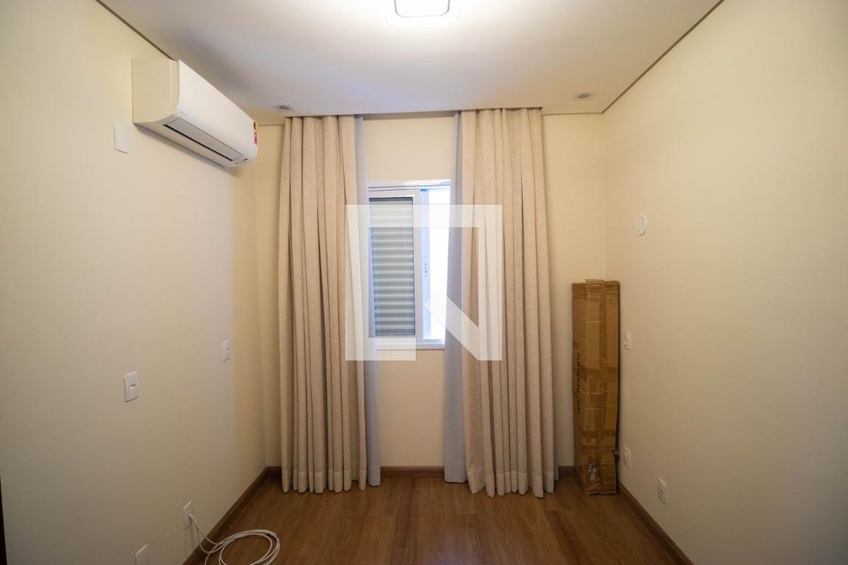 Casa à Venda - Swiss Park, 3 Quartos,  215 m2 em , Campinas - sp | SoloBR