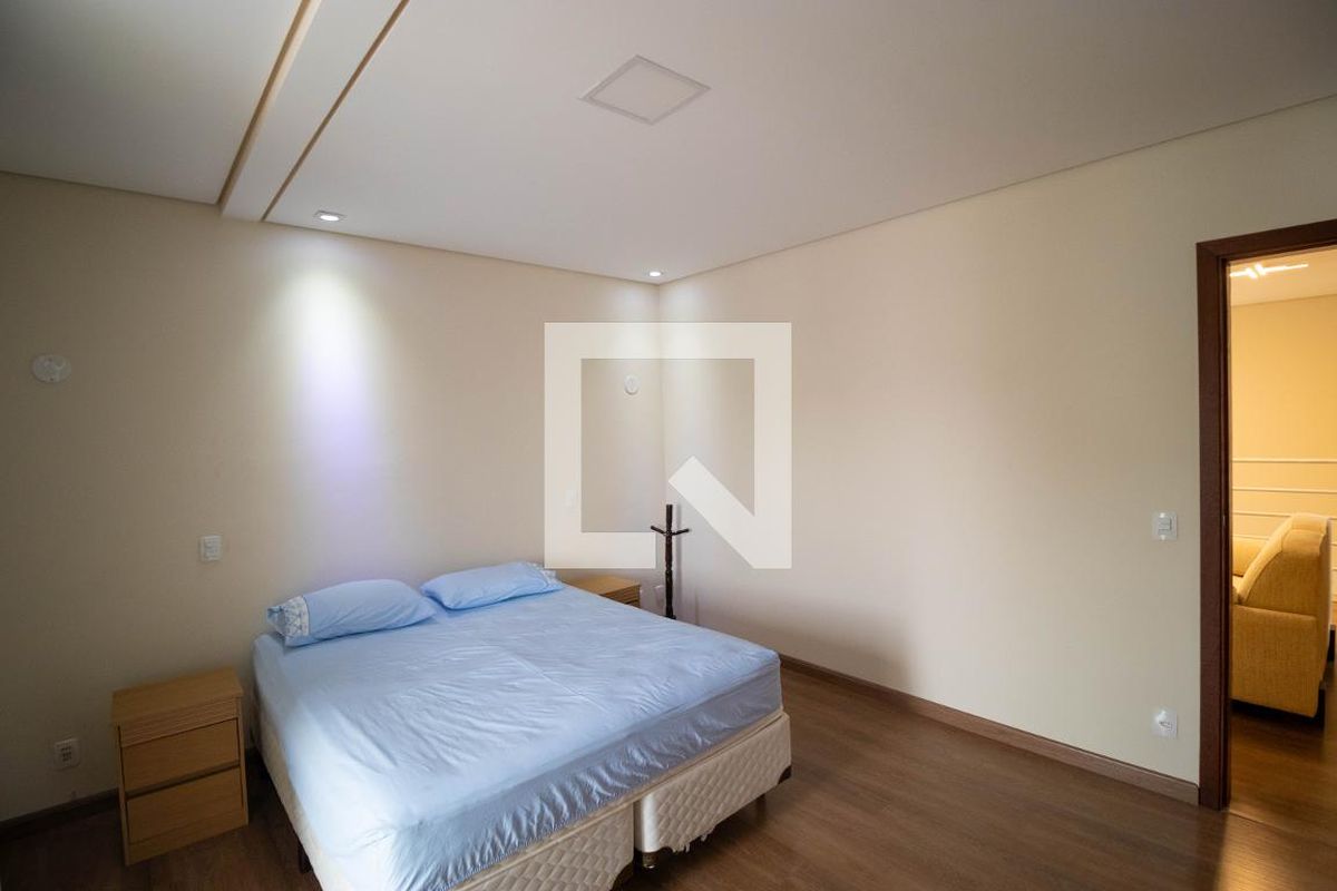Casa à Venda - Swiss Park, 3 Quartos,  215 m2 em , Campinas - sp | SoloBR