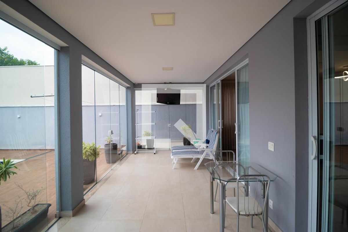 Casa à Venda - Swiss Park, 3 Quartos,  215 m2 em , Campinas - sp | SoloBR
