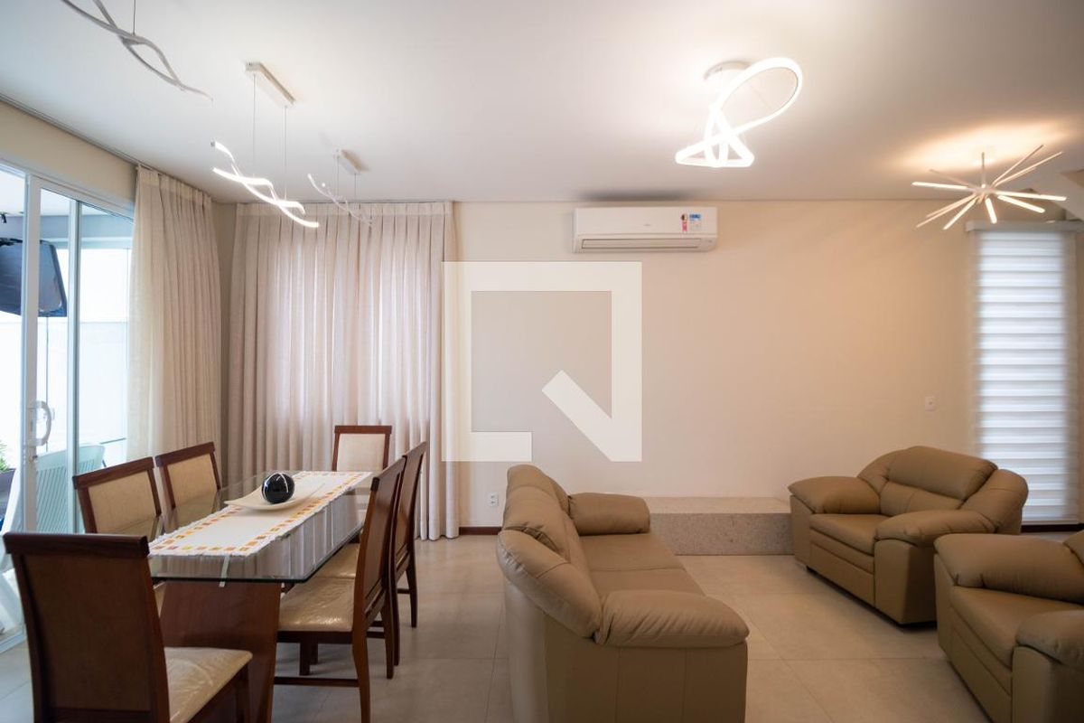 Casa à Venda - Swiss Park, 3 Quartos,  215 m2 em , Campinas - sp | SoloBR
