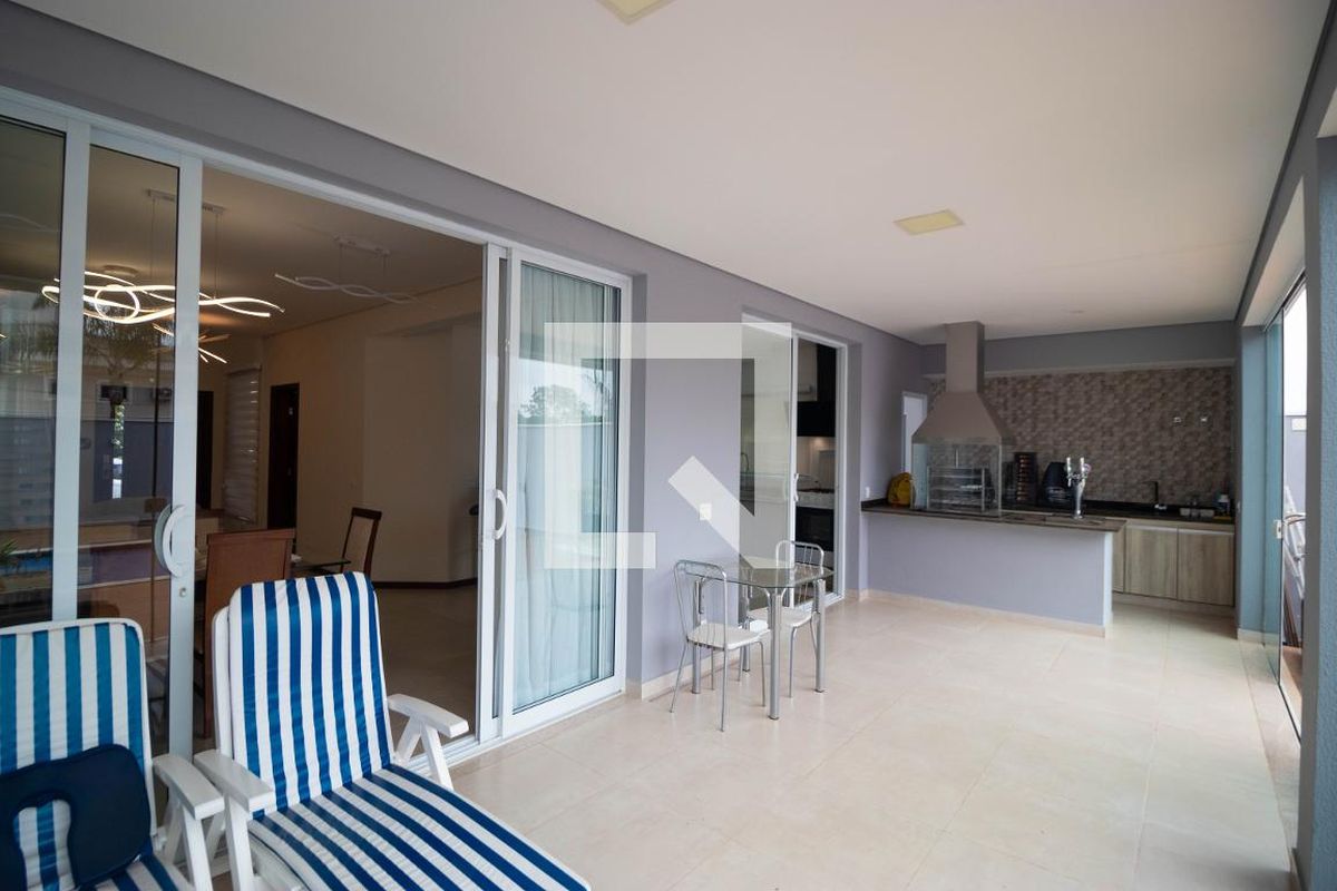 Casa à Venda - Swiss Park, 3 Quartos,  215 m2 em , Campinas - sp | SoloBR