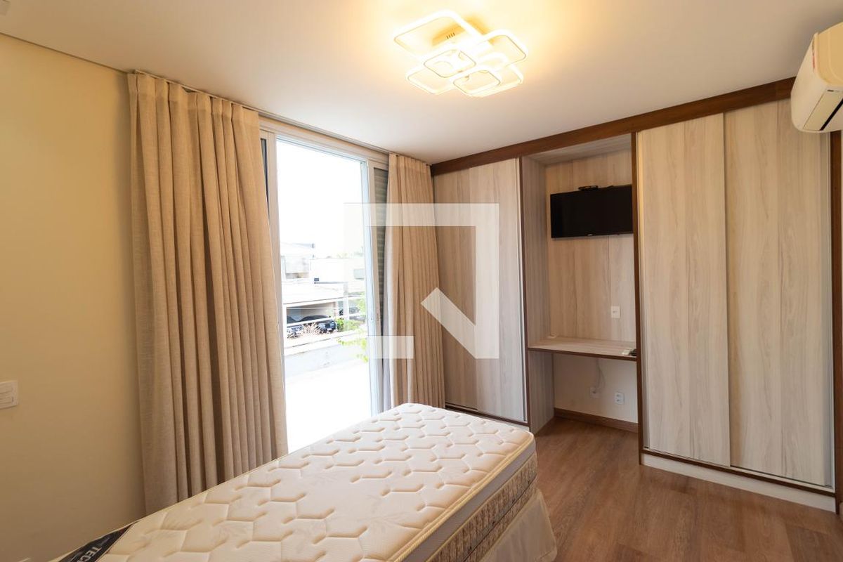 Casa à Venda - Swiss Park, 3 Quartos,  215 m2 em , Campinas - sp | SoloBR