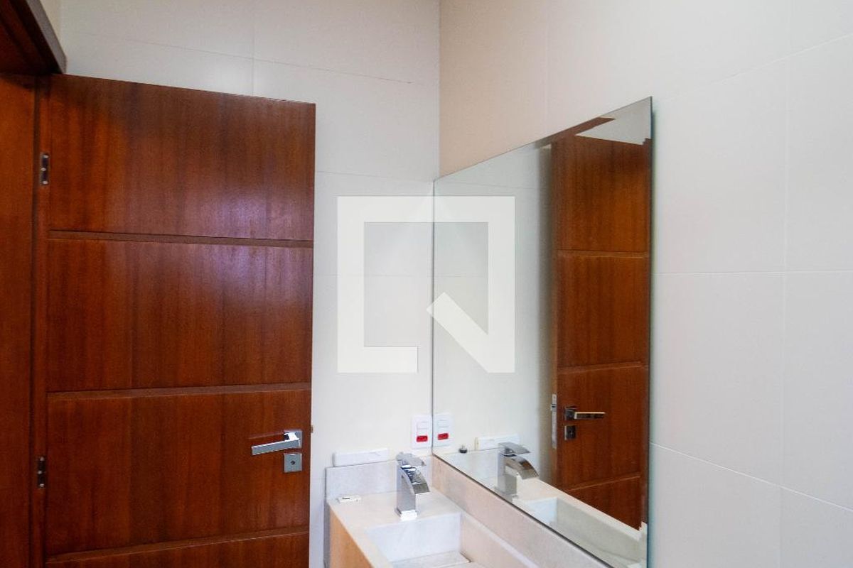 Casa à Venda - Swiss Park, 3 Quartos,  215 m2 em , Campinas - sp | SoloBR